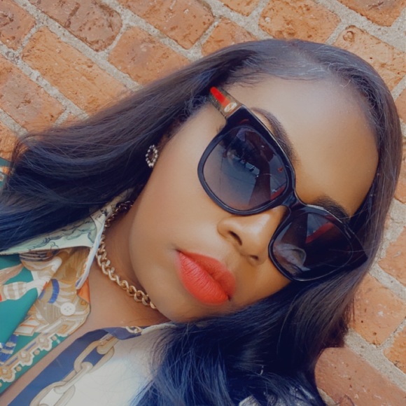 Meet your Posher, Sheronda - Picture 2 of 2